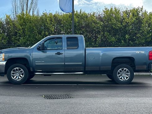 Used 2013 Chevrolet Silverado 2500 LT w/ Interior Plus Package image 7
