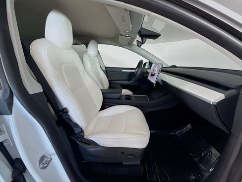 Used 2022 Tesla Model Y Performance image 28