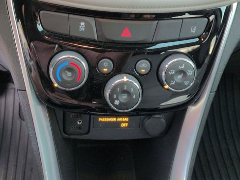 Used 2017 Chevrolet Trax Premier w/ Driver Confidence II Package image 18