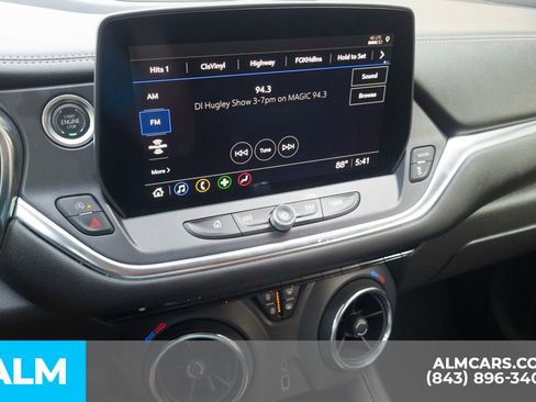 Used 2025 Chevrolet Blazer LT FWD image 24