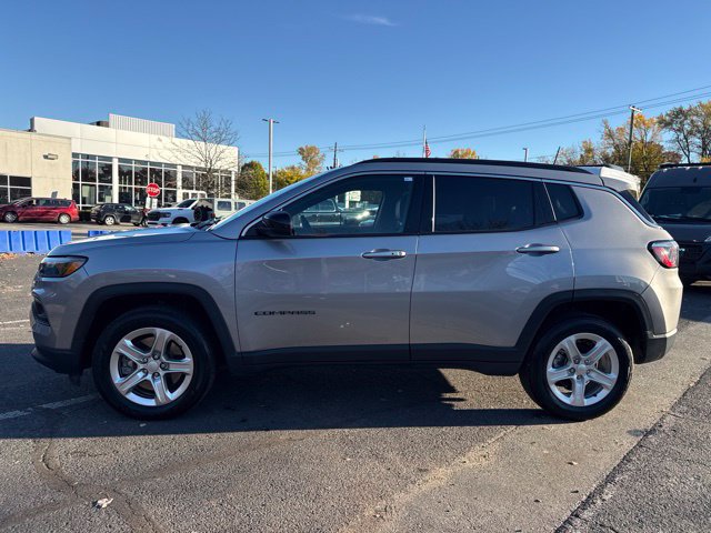 Used 2023 Jeep Compass Latitude AWD/4WD image 21