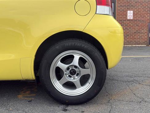 Used 2010 Toyota Yaris 2-Door Hatchback FWD image 18