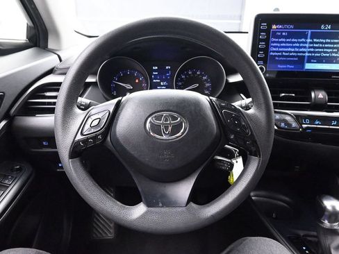 Used 2020 Toyota C-HR LE FWD image 28