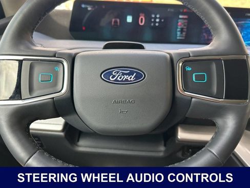 Used 2025 Ford Expedition Active AWD/4WD image 31