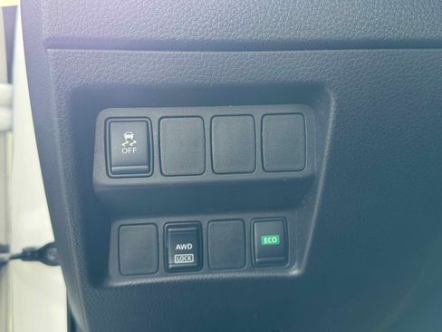 Used 2018 Nissan Rogue Sport S image 27