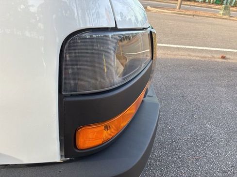 Used 2024 GMC Savana 2500 w/ Driver Convenience Package image 9