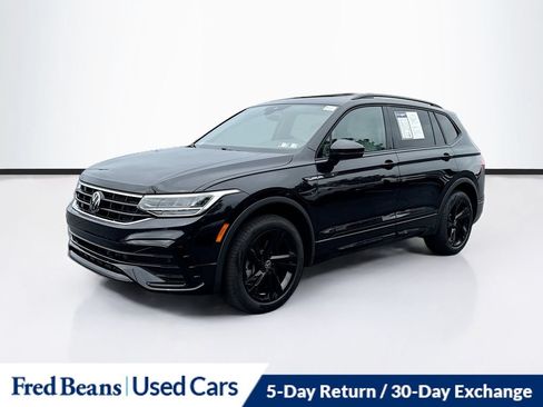 Used 2024 Volkswagen Tiguan SE R-Line AWD/4WD image 3
