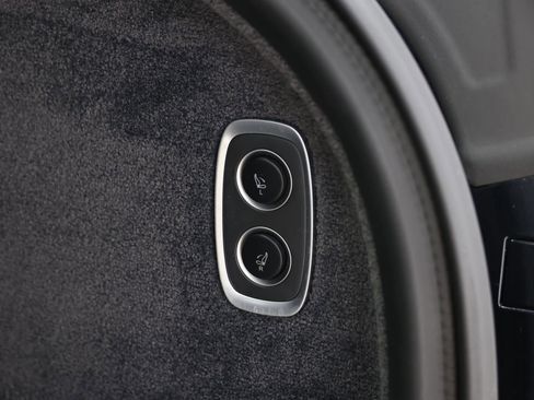 Used 2021 Aston Martin DBX AWD/4WD image 60