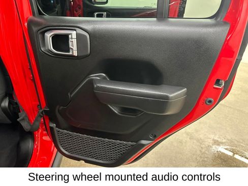 Used 2025 Jeep Wrangler Unlimited Rubicon 4xe w/ Convenience Group AWD/4WD image 24