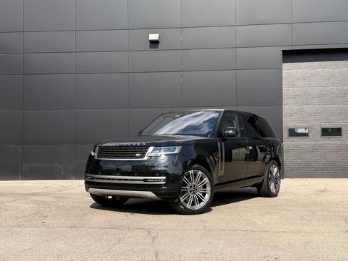 Used 2023 Land Rover Range Rover Long Wheelbase SE AWD/4WD image 1