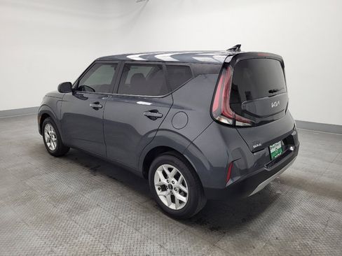 Used 2024 Kia Soul S image 3
