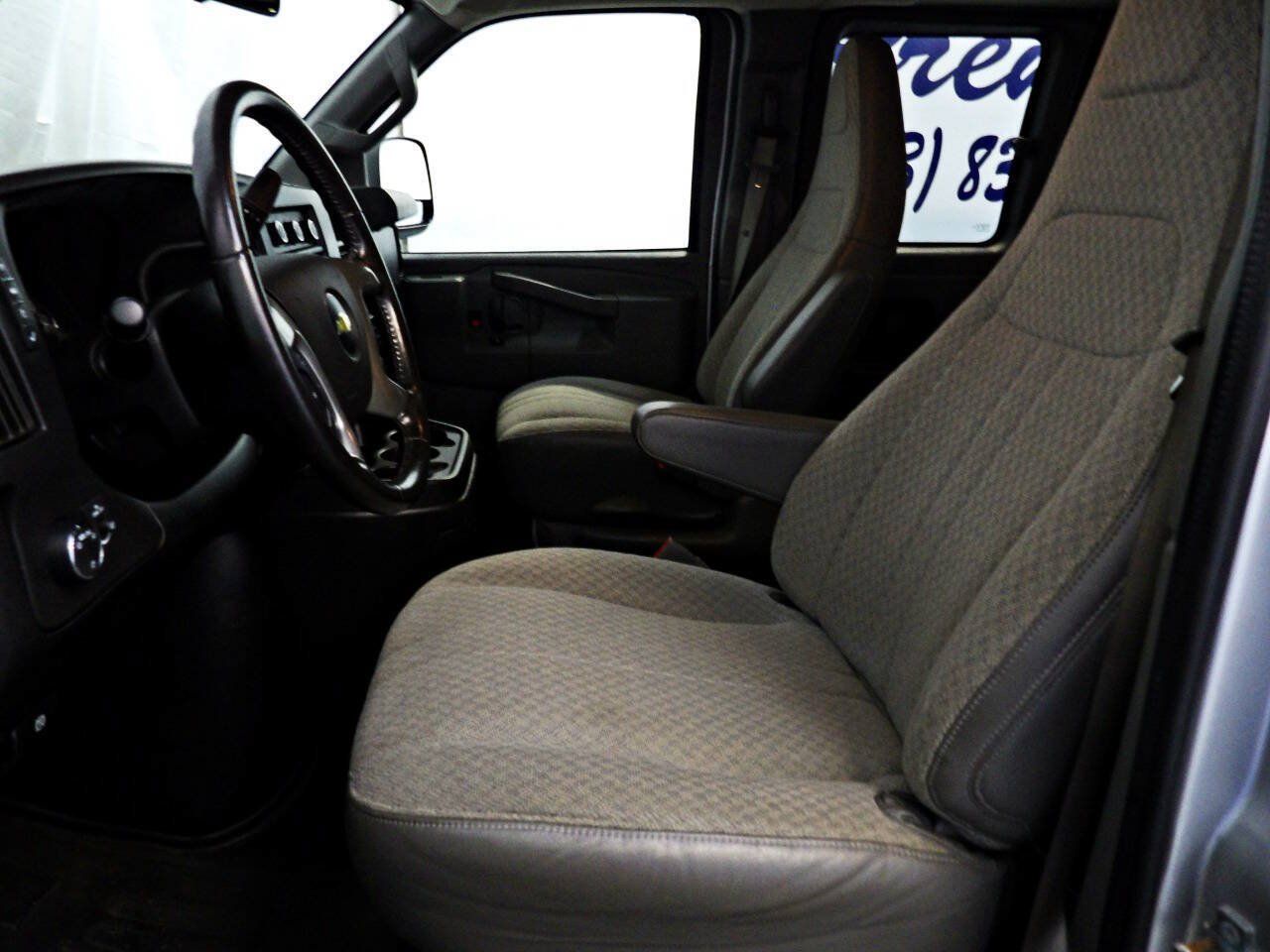 Used 2017 Chevrolet Express 2500 LS RWD image 10