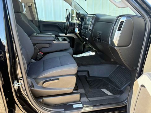Used 2018 Chevrolet Silverado 2500 LT AWD/4WD image 11