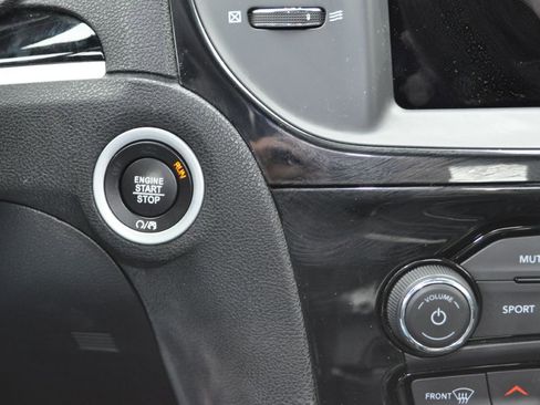 Used 2023 Chrysler 300 S w/ Comfort Group image 10