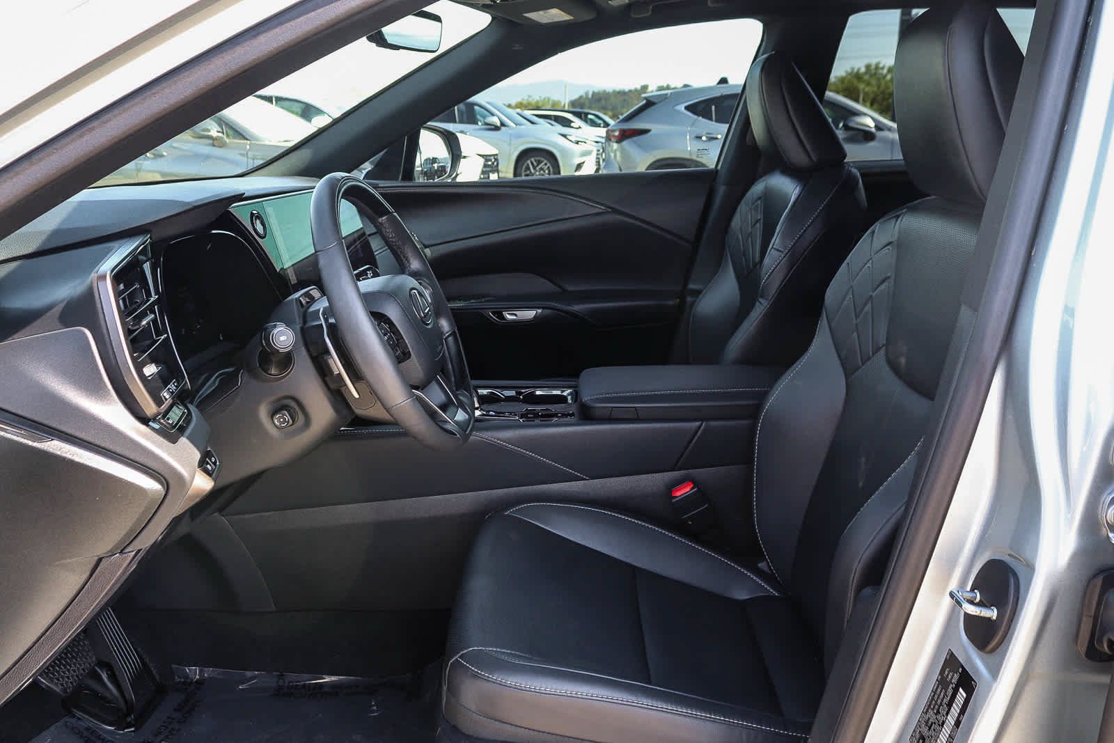 Used 2025 Lexus RX 350 Premium w/ Convenience Package FWD image 20