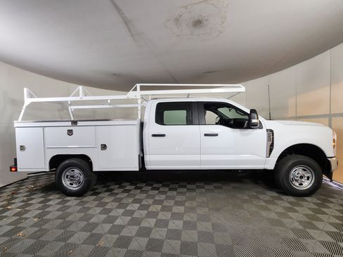 New 2026 Ford F250 XL w/ XL Chrome Package image 10