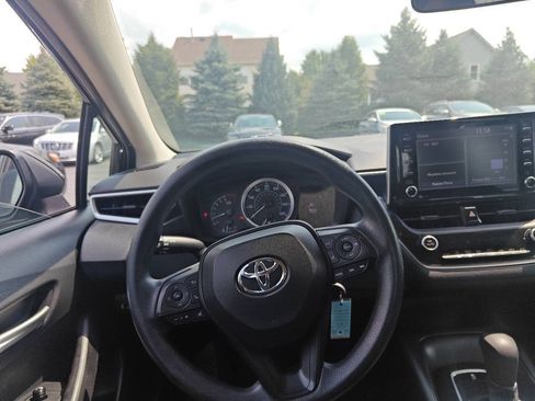 Used 2021 Toyota Corolla LE FWD image 10