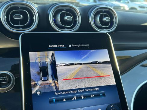 Used 2025 Mercedes-Benz GLC 350e 4MATIC image 15