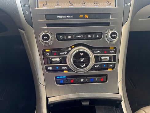 Used 2019 Lincoln MKZ Reserve w/ Luxury Package AWD/4WD image 19
