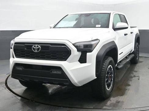 Used 2025 Toyota Tacoma TRD Off-Road image 1