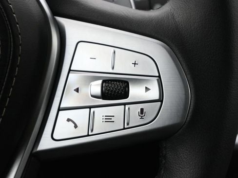 Used 2023 BMW X7 xDrive40i w/ Premium Package AWD/4WD image 9