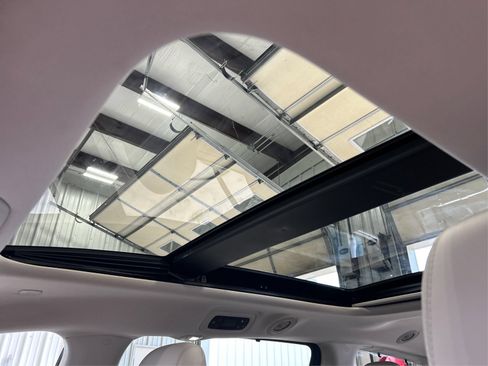 Used 2021 Chrysler Pacifica Limited w/ Uconnect Theater Family Group FWD image 20