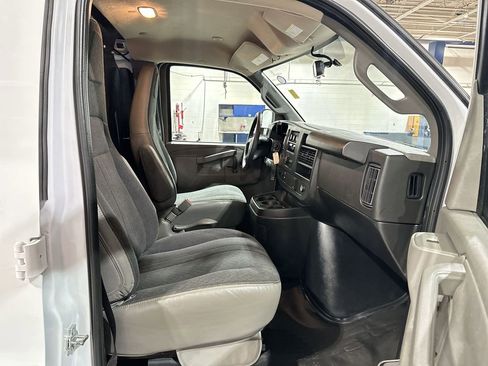 Used 2024 GMC Savana 2500 w/ Driver Convenience Package image 24
