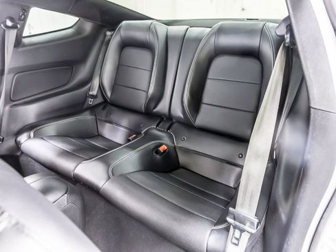 Used 2020 Ford Mustang Premium RWD image 31