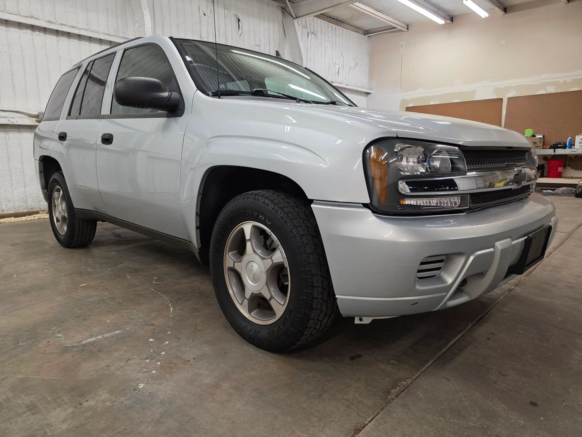 Used 2008 Chevrolet TrailBlazer 4WD w/ Off-Road Package image 2