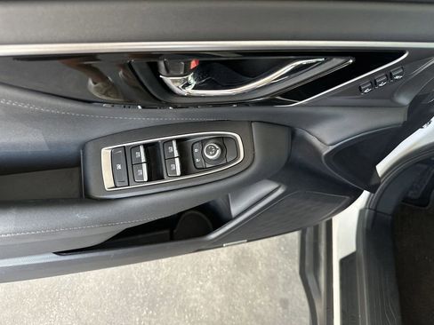 Used 2025 Subaru Outback Limited AWD/4WD image 11