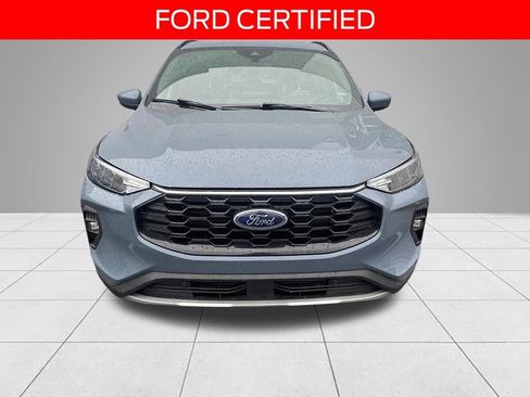 Certified 2025 Ford Escape ST-Line Select AWD/4WD image 2