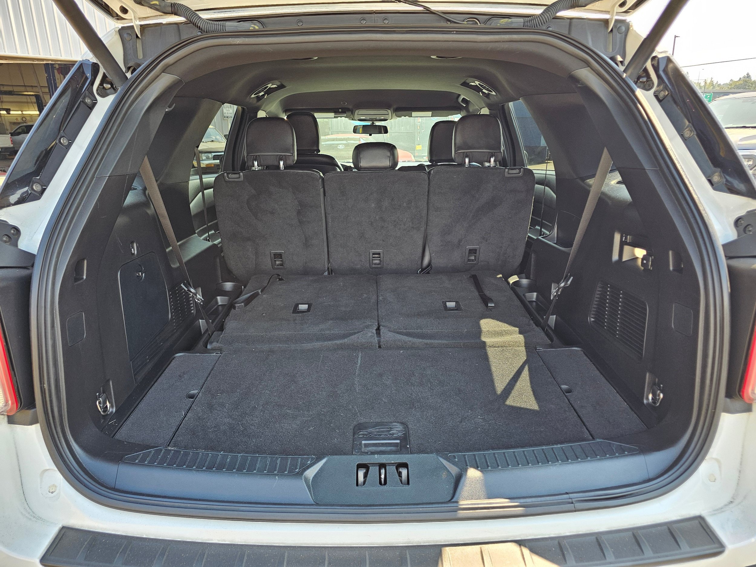 Used 2020 Ford Explorer XLT w/ Equipment Group 202A AWD/4WD image 10