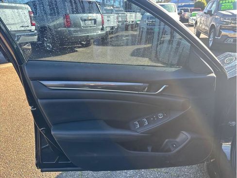 Used 2019 Honda Accord Sport image 14