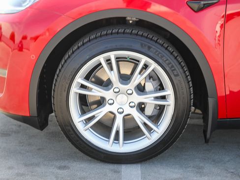 Used 2021 Tesla Model Y Long Range AWD/4WD image 10