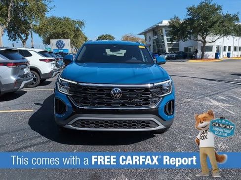 Used 2025 Volkswagen Atlas Cross Sport SE image 2