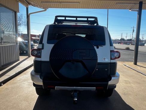 Used 2014 Toyota FJ Cruiser 4WD image 6