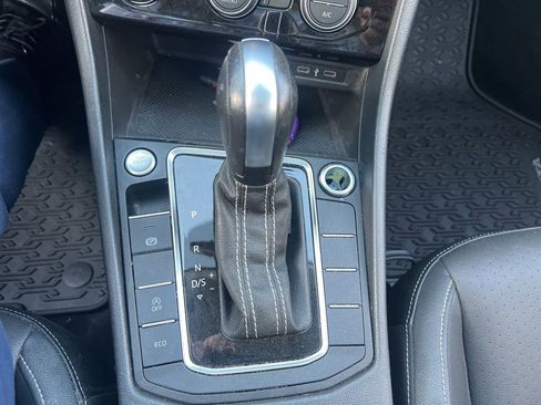 Used 2021 Volkswagen Jetta SE FWD image 31