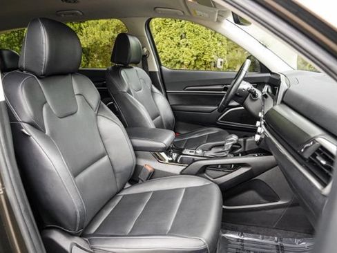 Used 2024 Kia Telluride S FWD image 42