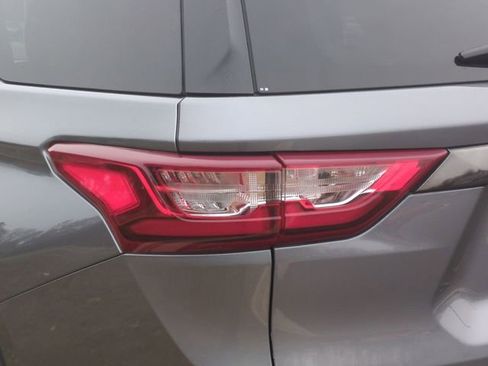 Used 2021 Chevrolet Traverse RS image 21