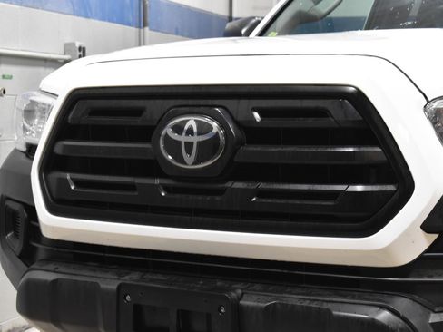 Used 2019 Toyota Tacoma SR image 27