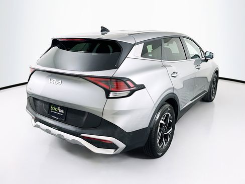 Used 2025 Kia Sportage LX image 9