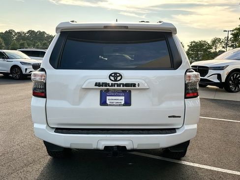 Used 2021 Toyota 4Runner SR5 Premium w/ Moonroof Package AWD/4WD image 15