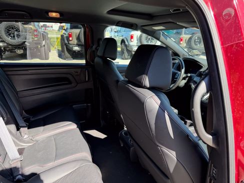 Used 2025 Honda Odyssey Sport-L image 19