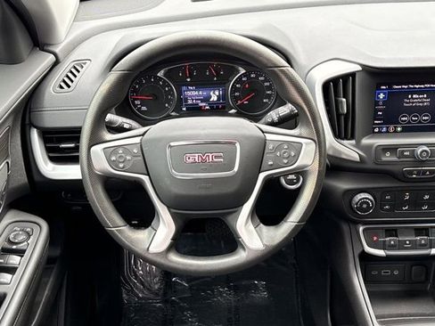 Used 2024 GMC Terrain SLE image 23
