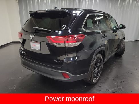 Used 2019 Toyota Highlander SE AWD/4WD image 8