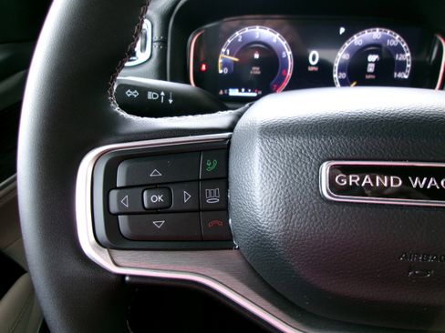 New 2026 Jeep Grand Wagoneer Limited AWD/4WD image 10