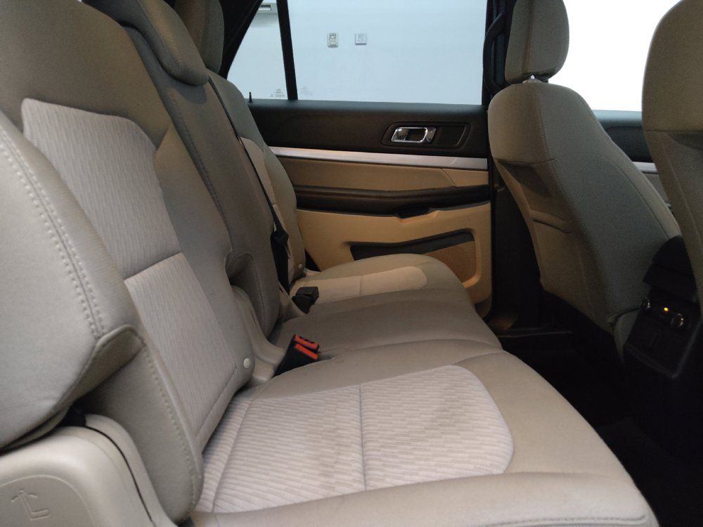 Used 2018 Ford Explorer FWD image 19