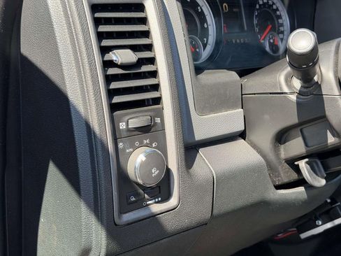 Used 2014 RAM 1500 Express image 19
