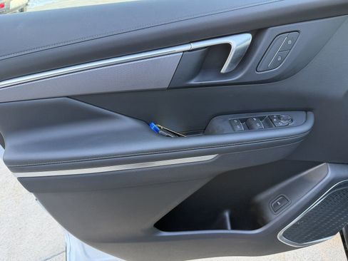 Used 2025 Buick Enclave Sport Touring image 9