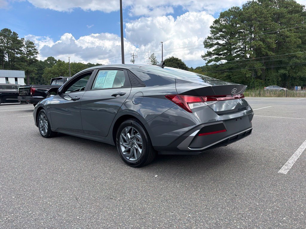 Certified 2024 Hyundai Elantra SEL FWD image 12